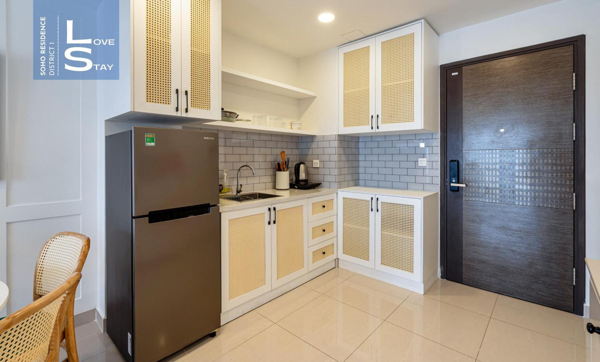 Oasis - Soho Saigon Apartment *